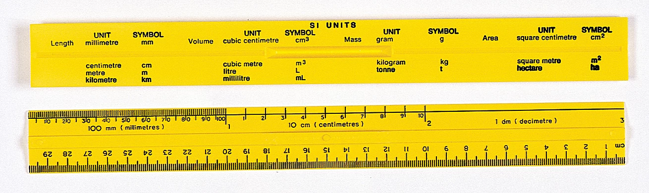 Measure Tape ruler metric measurement. Metric ruler. 200 centimeters metric  vector ruler with yellow and black color. Two version, from left to right  and opposite. 2, 4, and 8 centimetre wide. Stock Vector