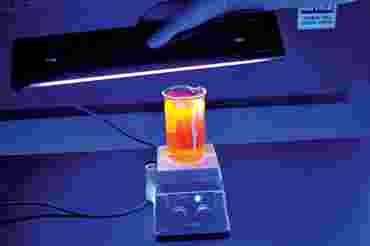 Fluorescent Oscillating Chemical Reaction Demonstration Kit