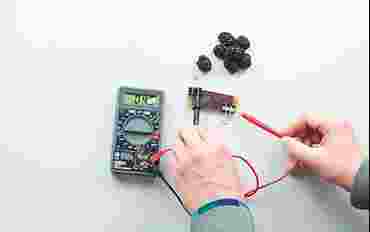 Design and Function of a Blackberry Solar Cell Green Chemistry Laboratory Kit